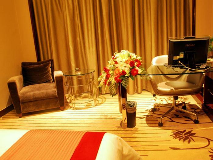 อินโซนการ์แลนด์โฮเต็ลจิแนน Hotel จี่หนาน ภายนอก รูปภาพ