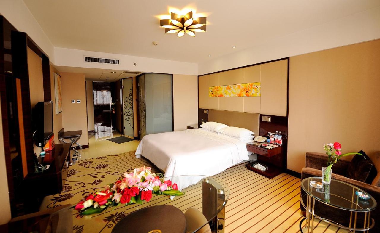 อินโซนการ์แลนด์โฮเต็ลจิแนน Hotel จี่หนาน ภายนอก รูปภาพ