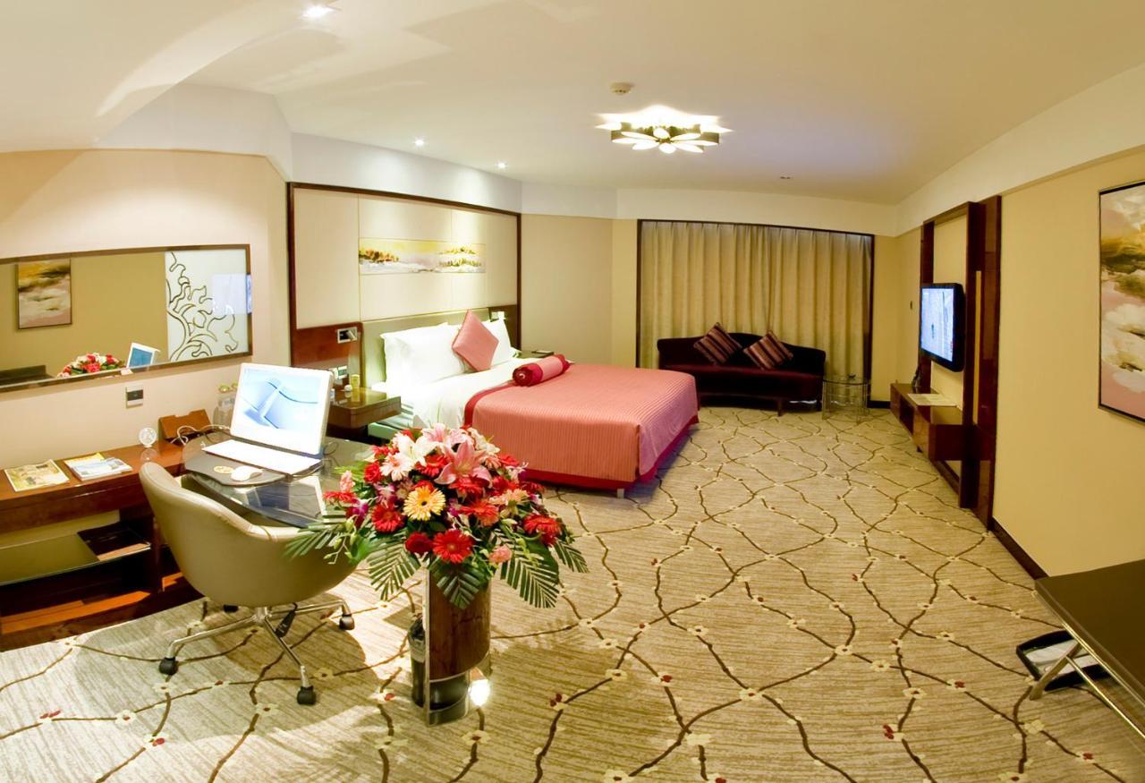 อินโซนการ์แลนด์โฮเต็ลจิแนน Hotel จี่หนาน ภายนอก รูปภาพ
