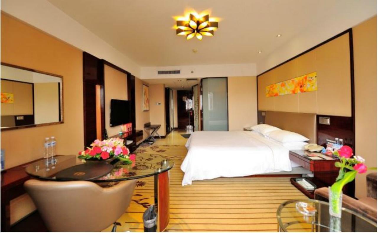 อินโซนการ์แลนด์โฮเต็ลจิแนน Hotel จี่หนาน ภายนอก รูปภาพ
