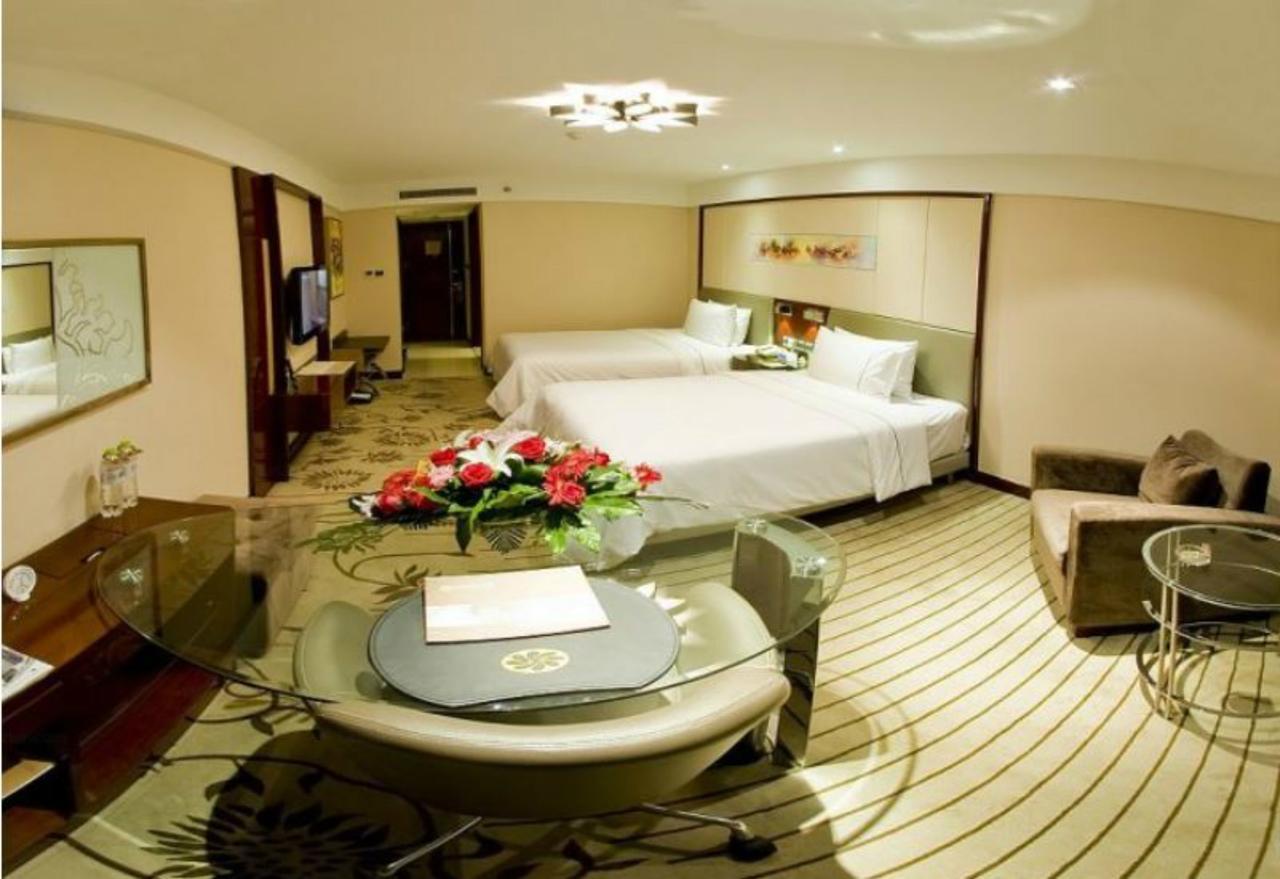 อินโซนการ์แลนด์โฮเต็ลจิแนน Hotel จี่หนาน ภายนอก รูปภาพ