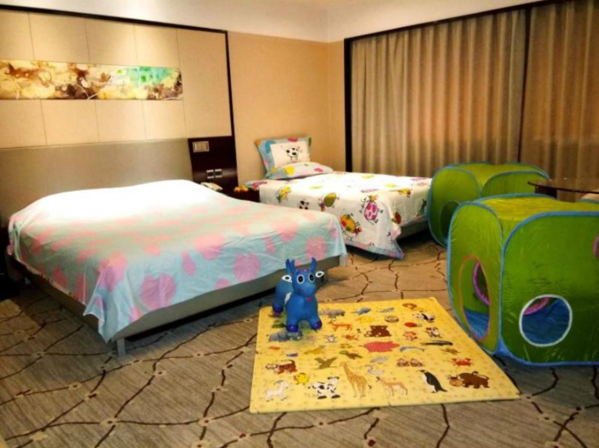 อินโซนการ์แลนด์โฮเต็ลจิแนน Hotel จี่หนาน ภายนอก รูปภาพ